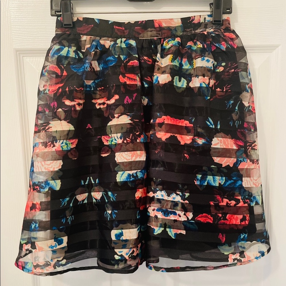 Xhilaration floral mini skirt
